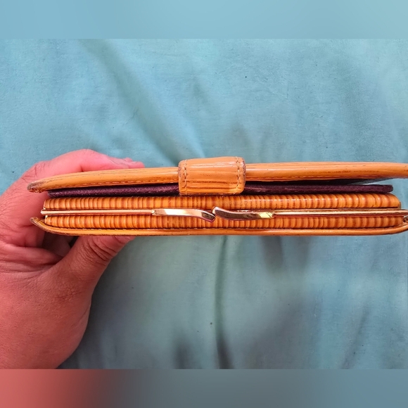 Louis Vuitton Tan Leather Wallet - Picture 7 of 13